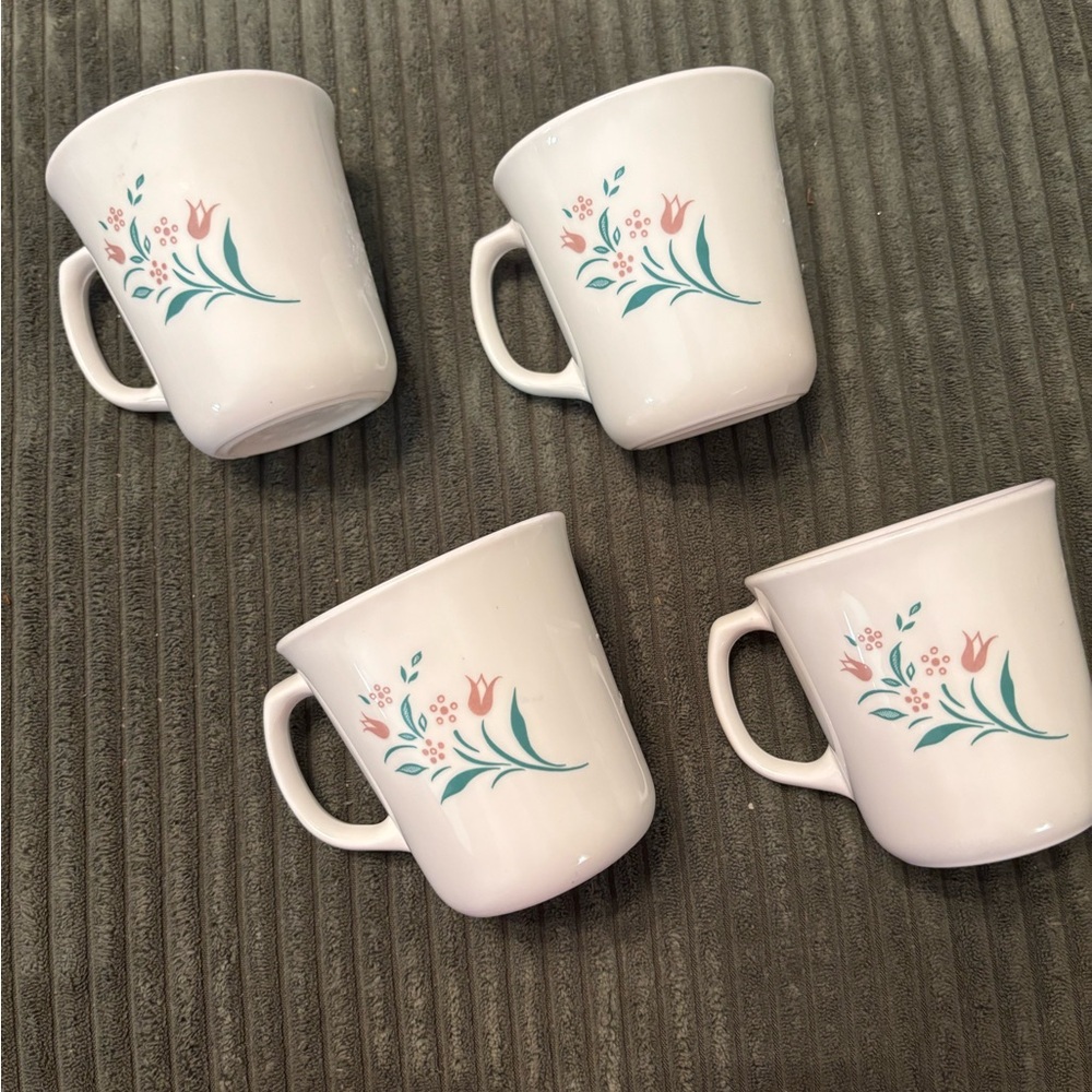 Set of 4 Set Of 4 vintage Corning Ware Corelle mugs in the Rosemarie pattern